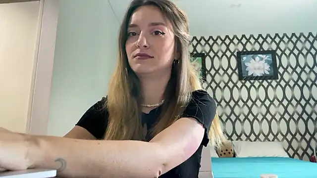 Snapshot of SirenaBelle chatting on 02-08-25, 01:22 SirenaBelle online show from 02-08-25, 01:22