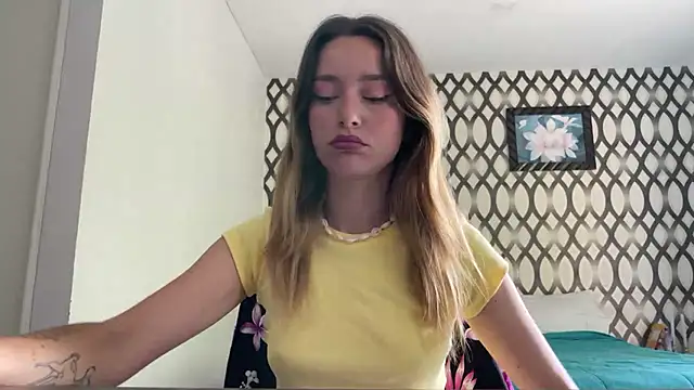 Snapshot of SirenaBelle chatting on 02-02-25, 02:59 SirenaBelle online show from 02-02-25, 02:59