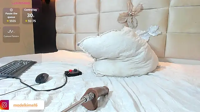 Snapshot of Kima1_ chatting on 01-30-25, 11:02 Kima1 online show from 01-30-25, 11:02