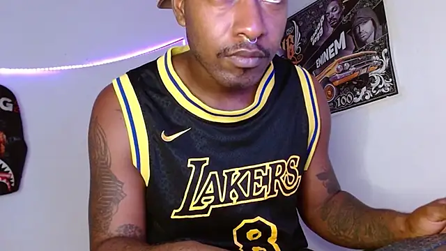 Snapshot of king__Black chatting on 02-18-26, 01:36 king Black online show from 02-18-26, 01:36