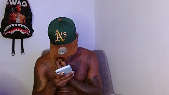 king  Black online show from 11-11-25, 04:40