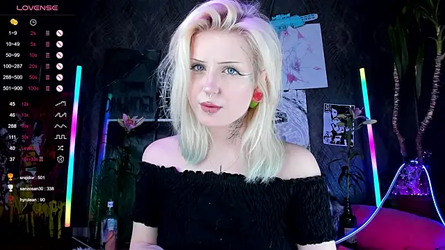 Snapshot of little_grinch666 chatting on 03-03-25, 11:03 little grinch666 online show from 03-03-25, 11:03