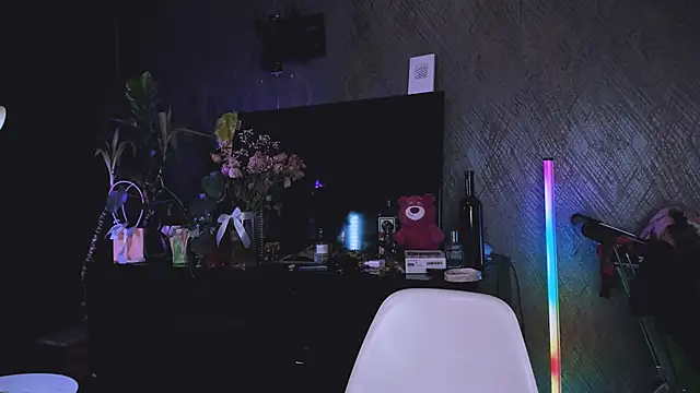 Snapshot of little_grinch666 chatting on 12-22-25, 06:52 little grinch666 online show from 12-22-25, 06:52