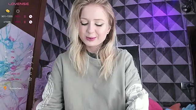 Snapshot of little_grinch666 chatting on 04-11-26, 07:28 little grinch666 online show from 04-11-26, 07:28