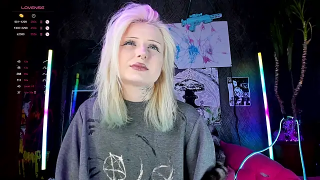 Snapshot of little_grinch666 chatting on 02-22-25, 08:20 little grinch666 online show from 02-22-25, 08:20