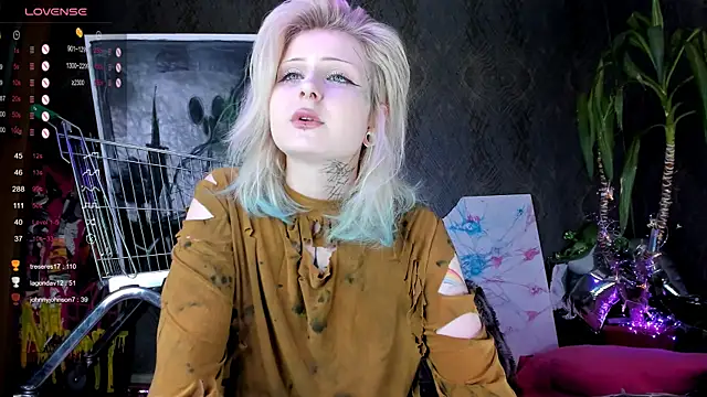 Snapshot of little_grinch666 chatting on 01-22-25, 01:53 little grinch666 online show from 01-22-25, 01:53