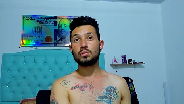 Snapshot of Bad_Couple_1 chatting on 10-30-25, 01:04 Bad Couple 1 online show from 10-30-25, 01:04