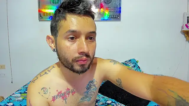 Snapshot of Bad_Couple_1 chatting on 02-06-25, 10:04 Bad Couple 1 online show from 02-06-25, 10:04