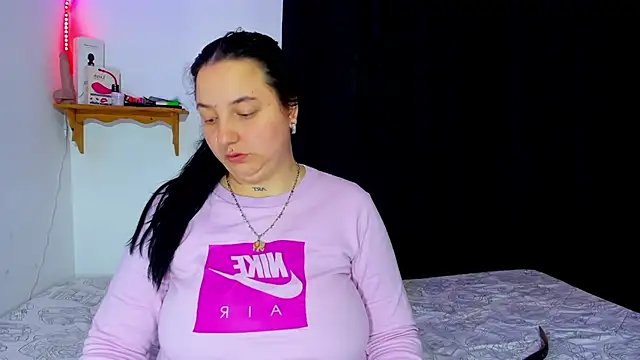 Snapshot of Bad_Couple_1 chatting on 02-24-25, 03:12 Bad Couple 1 online show from 02-24-25, 03:12