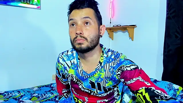 Snapshot of Bad_Couple_1 chatting on 02-12-25, 08:27 Bad Couple 1 online show from 02-12-25, 08:27