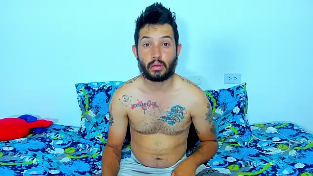 Snapshot of Bad_Couple_1 chatting on 03-08-25, 06:54 Bad Couple 1 online show from 03-08-25, 06:54