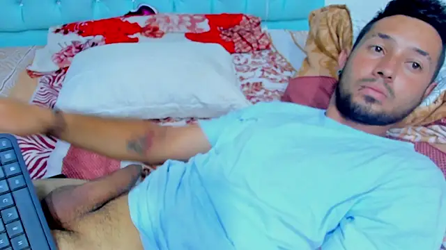 Snapshot of Bad_Couple_1 chatting on 10-22-25, 10:36 Bad Couple 1 online show from 10-22-25, 10:36