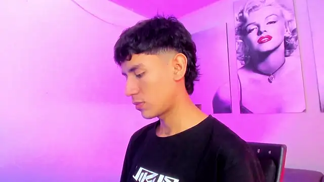 Snapshot of Levin_Hikaru chatting on 06-10-26, 01:12 Levin Hikaru online show from 06-10-26, 01:12