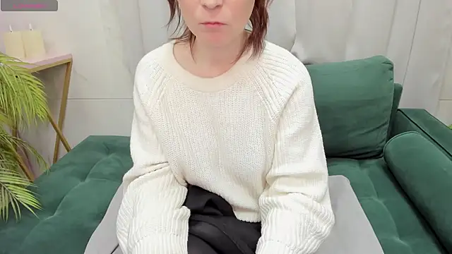 ZoeEast online show from 02-19-25, 04:44