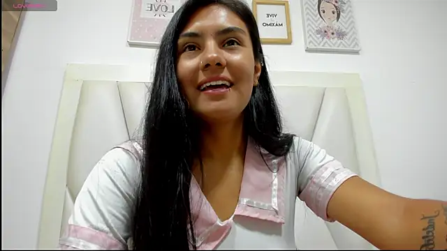 atilanadiaz7 online show from 04-15-26, 05:17