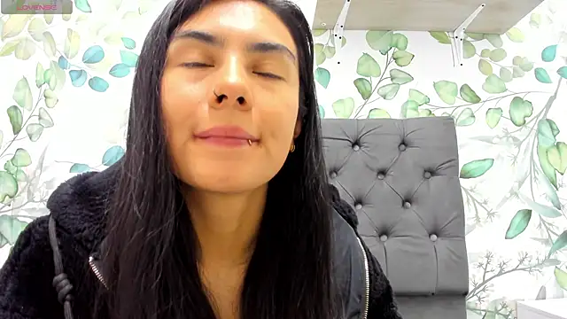 atilanadiaz7 online show from 03-07-25, 05:17