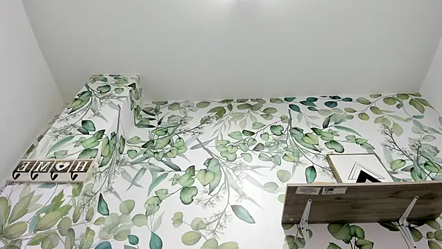 atilanadiaz7 online show from 10-23-25, 05:11