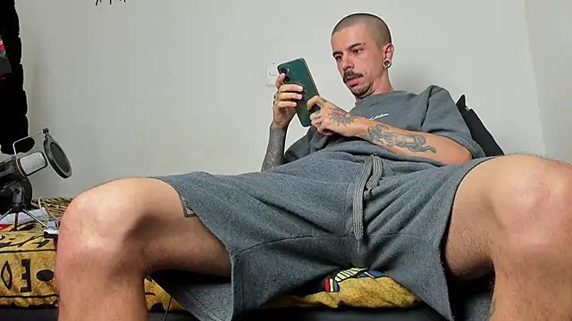 Aaron BigDickxxx online show from 03-10-26, 09:13