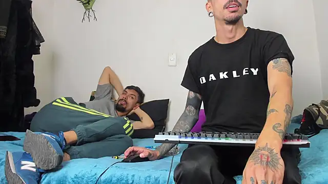 Aaron BigDickxxx online show from 04-03-26, 06:36