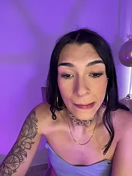 Snapshot of Camila_Coxx chatting on 06-12-26, 05:00 Camila Coxx online show from 06-12-26, 05:00
