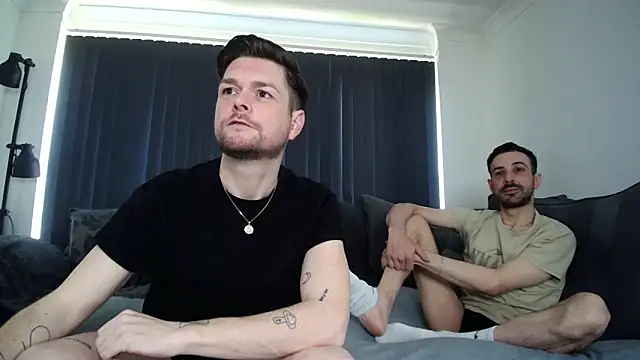 Snapshot of twotwinkhusbandss chatting on 09-22-25, 01:17 twotwinkhusbandss online show from 09-22-25, 01:17