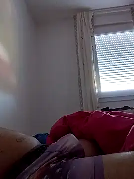 Snapshot of Geniusxl chatting on 10-28-25, 12:59 Geniusxl online show from 10-28-25, 12:59