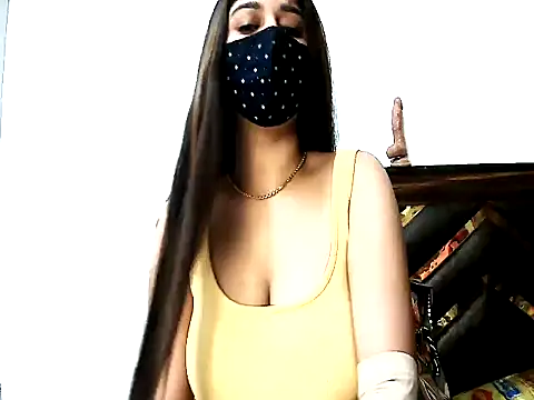 Snapshot of Gloie4u chatting on 02-21-26, 10:39 Gloie4u online show from 02-21-26, 10:39