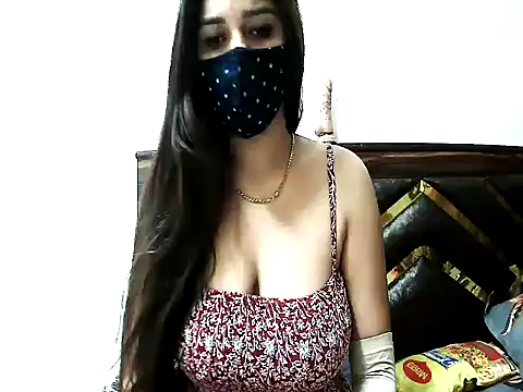 Snapshot of Gloie4u chatting on 02-24-26, 11:33 Gloie4u online show from 02-24-26, 11:33