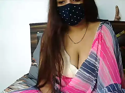 Gloie4u online show from 12-15-25, 05:24