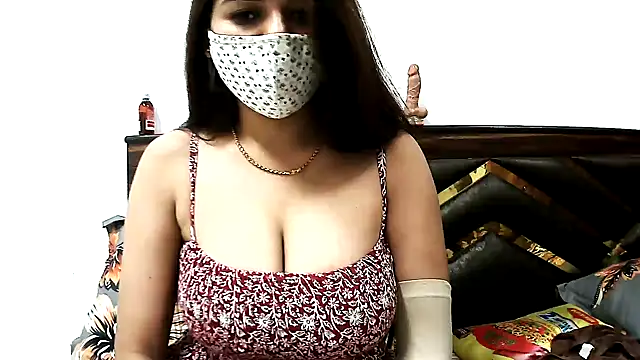 Snapshot of Gloie4u chatting on 02-19-26, 10:45 Gloie4u online show from 02-19-26, 10:45