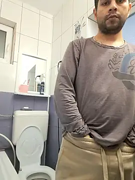 Snapshot of hornny1995 chatting on 01-17-26, 06:55 hornny1995 online show from 01-17-26, 06:55