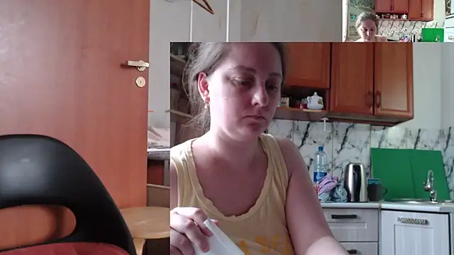 Sakura Green online show from 11-21-25, 08:02