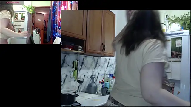 Sakura Green online show from 12-22-25, 03:34