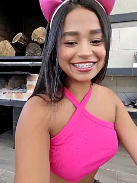 Snapshot of Juli_Walker chatting on 01-30-25, 02:15 Juli Walker online show from 01-30-25, 02:15