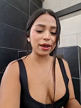 Snapshot of Juli_Walker chatting on 01-29-25, 02:32 Juli Walker online show from 01-29-25, 02:32