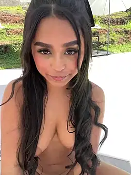 Snapshot of Juli_Walker chatting on 01-17-25, 05:51 Juli Walker online show from 01-17-25, 05:51