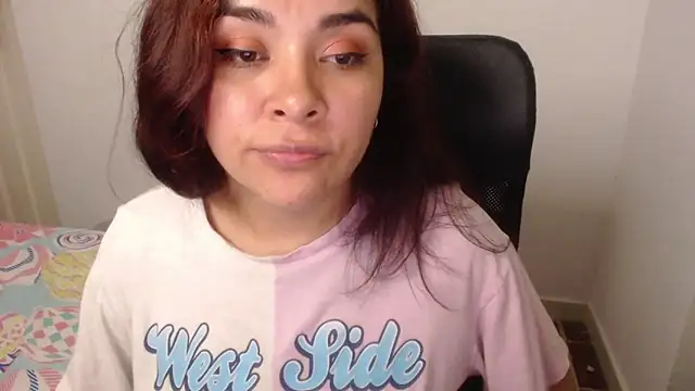 Snapshot of Ana_Bella91 chatting on 12-18-25, 04:06 Ana Bella91 online show from 12-18-25, 04:06