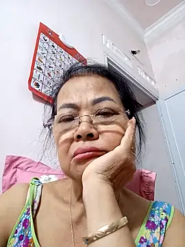 Snapshot of Hotestlove chatting on 10-06-25, 12:17 Hotestlove online show from 10-06-25, 12:17
