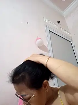 Hotestlove online show from 04-11-26, 10:52