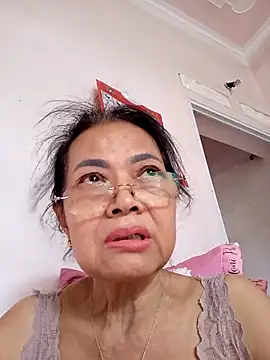 Snapshot of Hotestlove chatting on 09-29-25, 01:34 Hotestlove online show from 09-29-25, 01:34