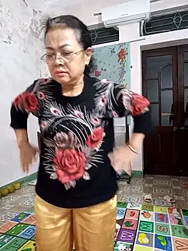 Hotestlove online show from 11-24-25, 02:39