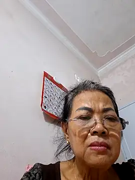 Snapshot of Hotestlove chatting on 10-13-25, 01:34 Hotestlove online show from 10-13-25, 01:34