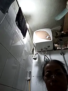 Hotestlove online show from 12-22-25, 02:22