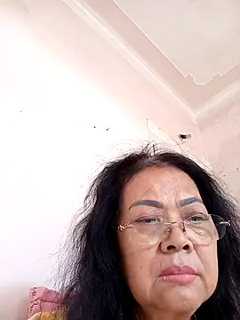 Hotestlove online show from 11-15-25, 01:42