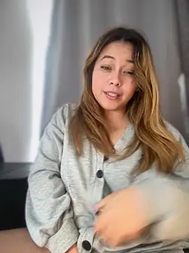 MerlyG online show from 12-19-25, 05:26