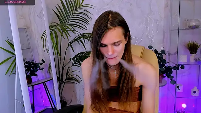 Snapshot of Will_Will_ chatting on 02-07-26, 10:18 Will Will online show from 02-07-26, 10:18