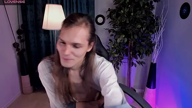 Snapshot of Will_Will_ chatting on 02-17-26, 09:34 Will Will online show from 02-17-26, 09:34