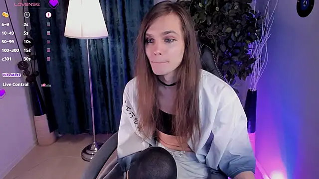 Snapshot of Will_Will_ chatting on 02-15-26, 10:20 Will Will online show from 02-15-26, 10:20