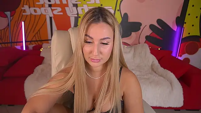 LiaBrazzerr online show from 10-19-25, 02:20