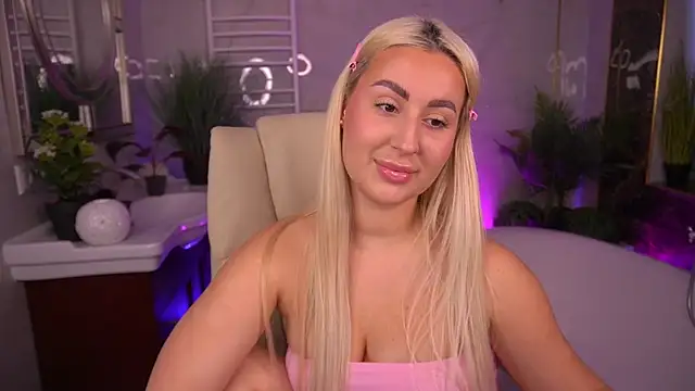Snapshot of LiaBrazzerr chatting on 05-15-26, 01:20 LiaBrazzerr online show from 05-15-26, 01:20